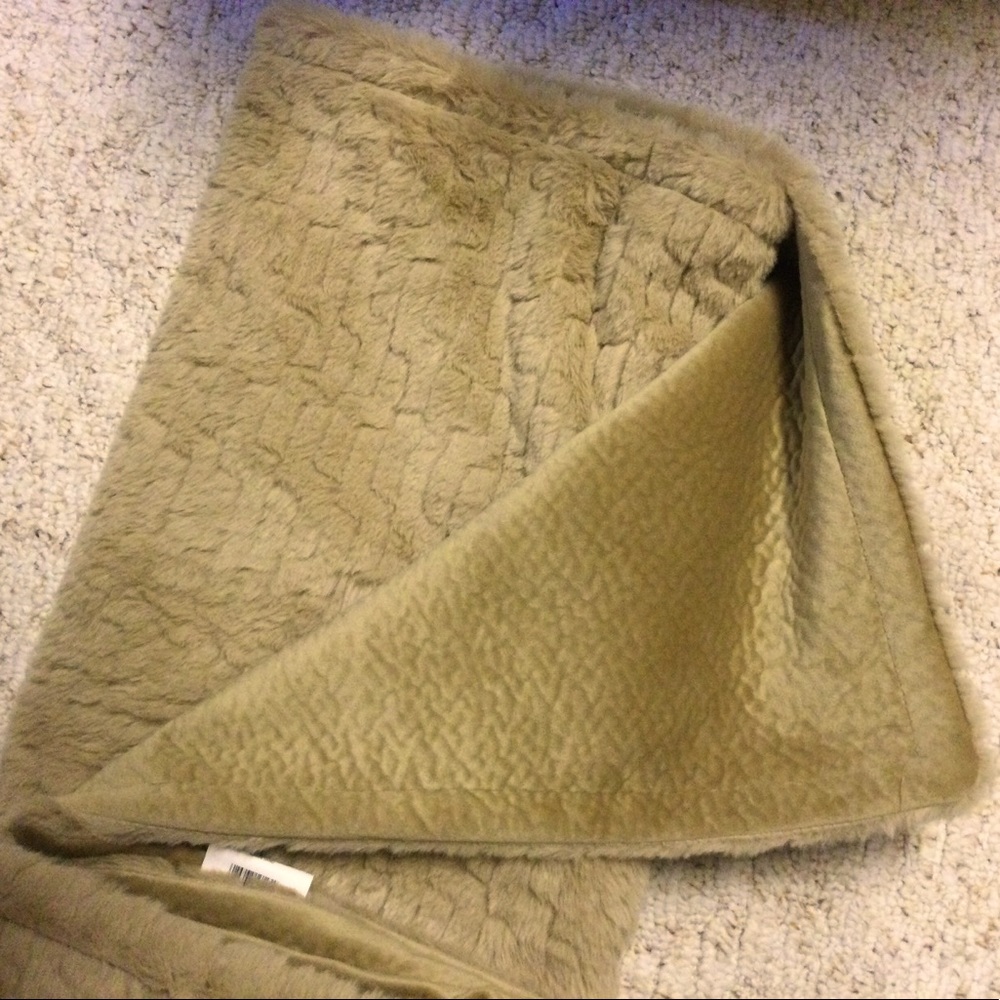 NWOT Canine Creations Pet Throw